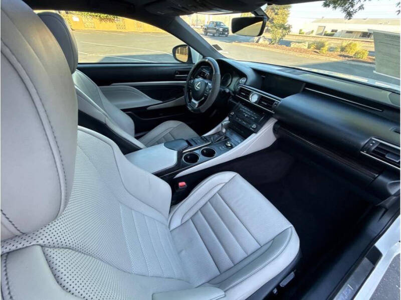 2016 Lexus RC 200t