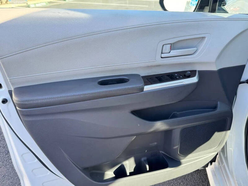 2022 Toyota Sienna LE 8-Passenger