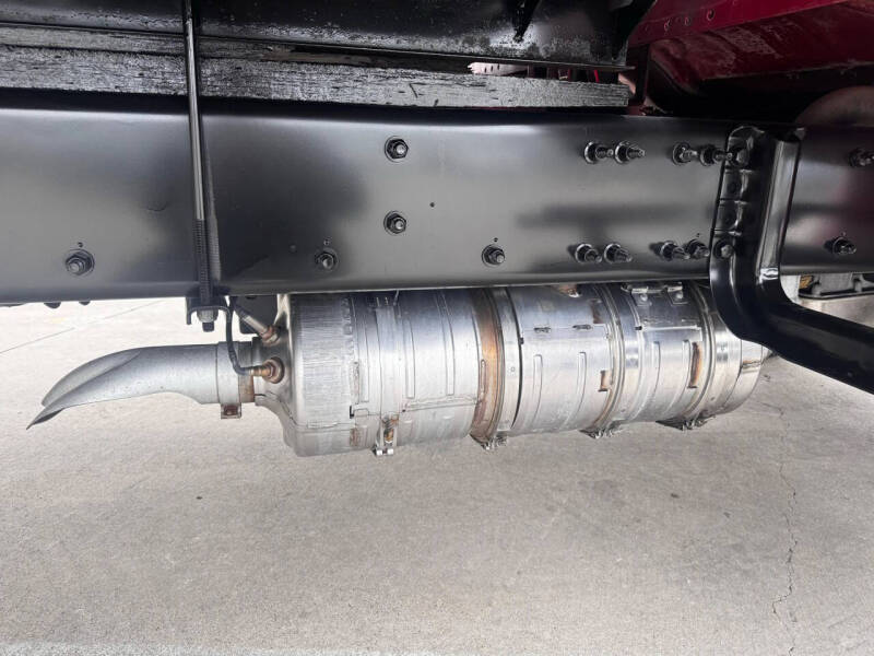 2019 Freightliner M2 106