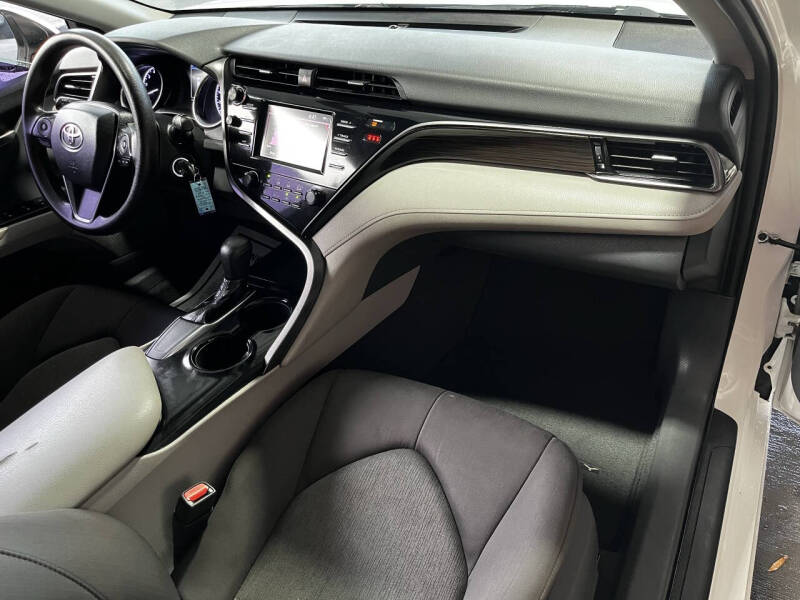 2019 Toyota Camry LE