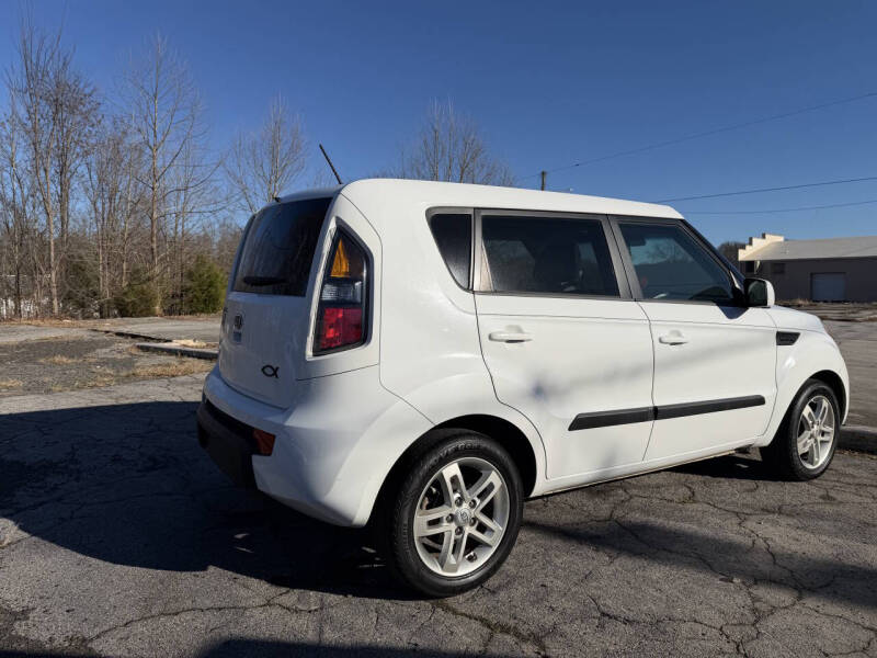 2011 Kia Soul +