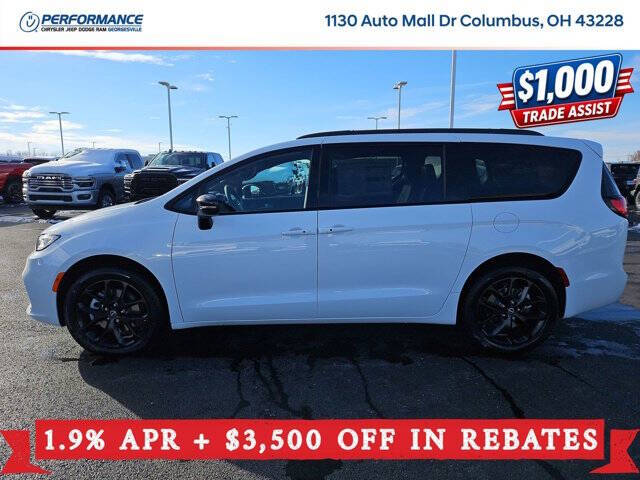 2026 Chrysler Pacifica Select