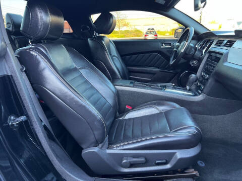 2013 Ford Mustang V6 Premium