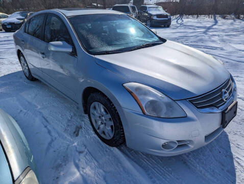 2010 Nissan Altima for sale at AUTO PROS SALES AND SERVICE in Belleville IL