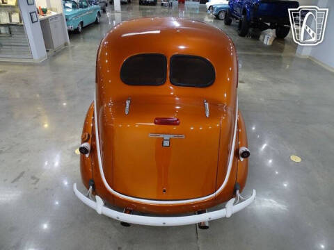 1937 Plymouth P4