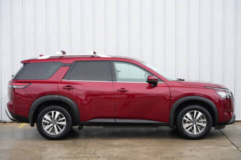 2022 Nissan Pathfinder SL