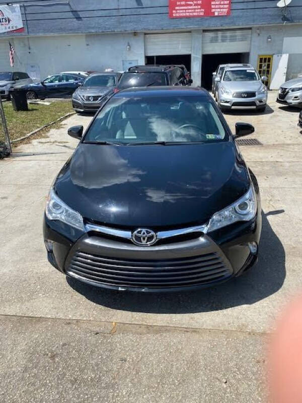 2017 Toyota Camry LE's photo