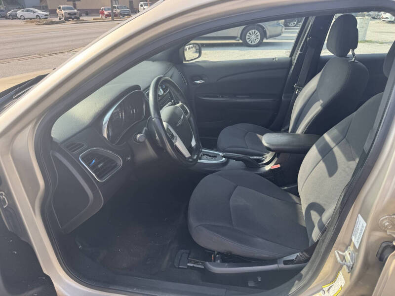 2013 Chrysler 200 Touring