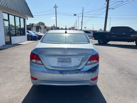 2013 Hyundai Accent GLS