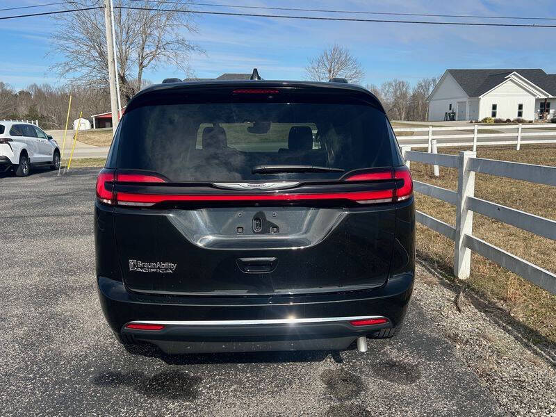 2022 Chrysler Pacifica Touring L