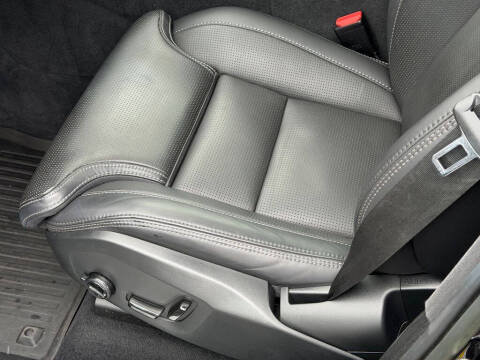 2023 Volvo XC60 B5 Ultimate Bright Theme