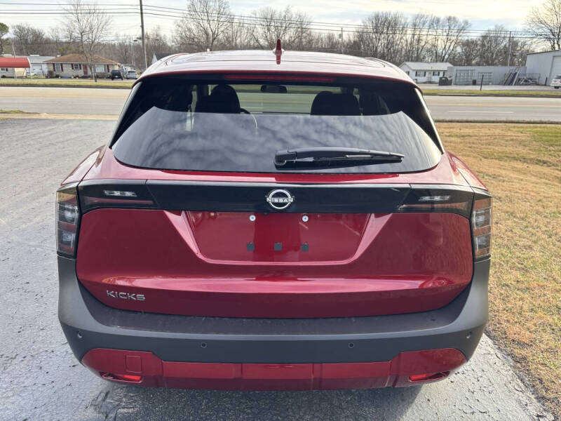 2025 Nissan Kicks SV