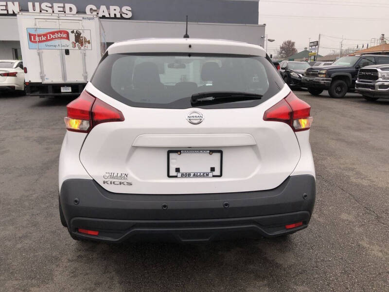 2020 Nissan Kicks S