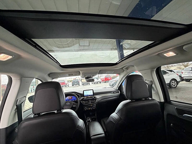 2022 Ford Escape Titanium