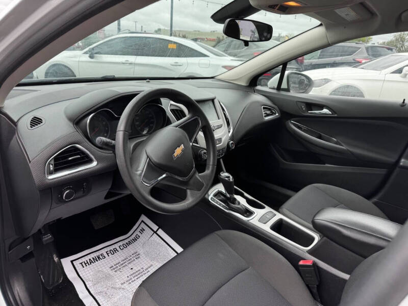 2017 Chevrolet Cruze LS Auto