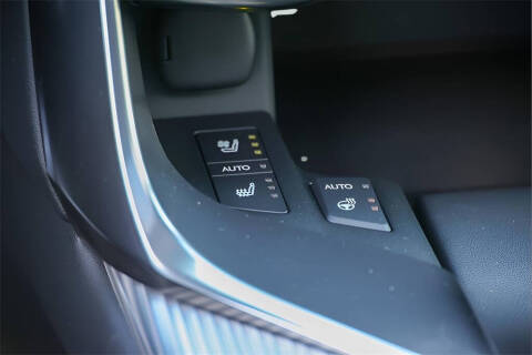 2025 Lexus LX 700h F SPORT Handling