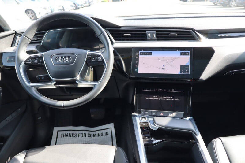 2024 Audi Q8 e-tron quattro Premium