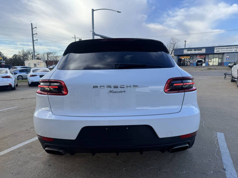 2017 Porsche Macan