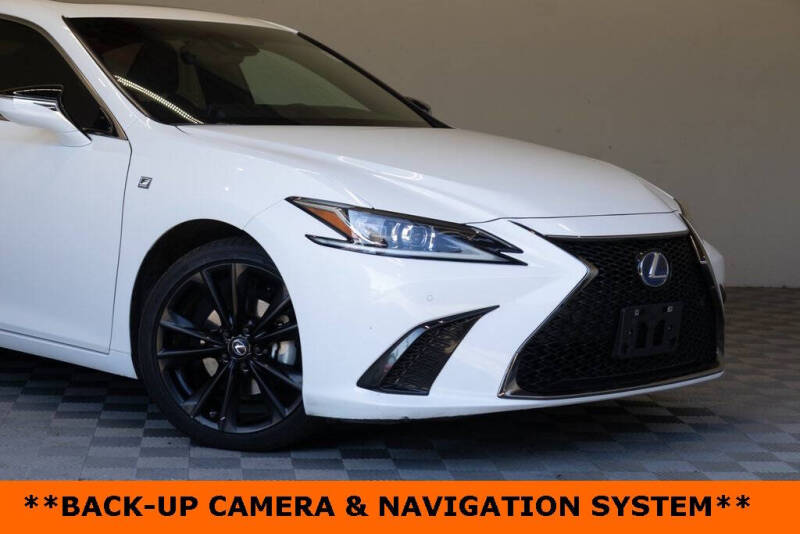 2022 Lexus ES 300h F SPORT