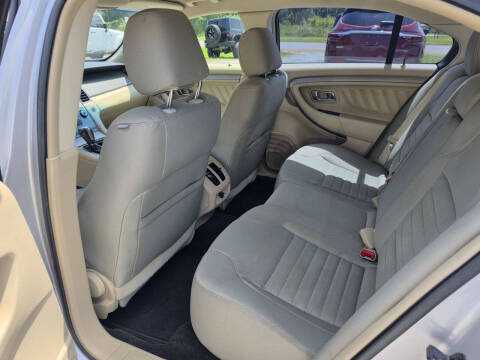 2016 Ford Taurus SE