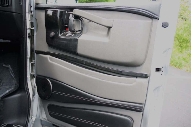 2024 Chevrolet Express 2500