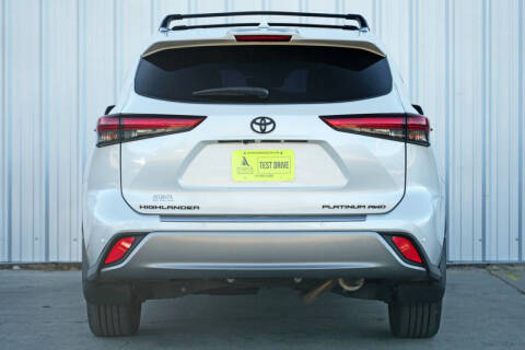 2022 Toyota Highlander Platinum