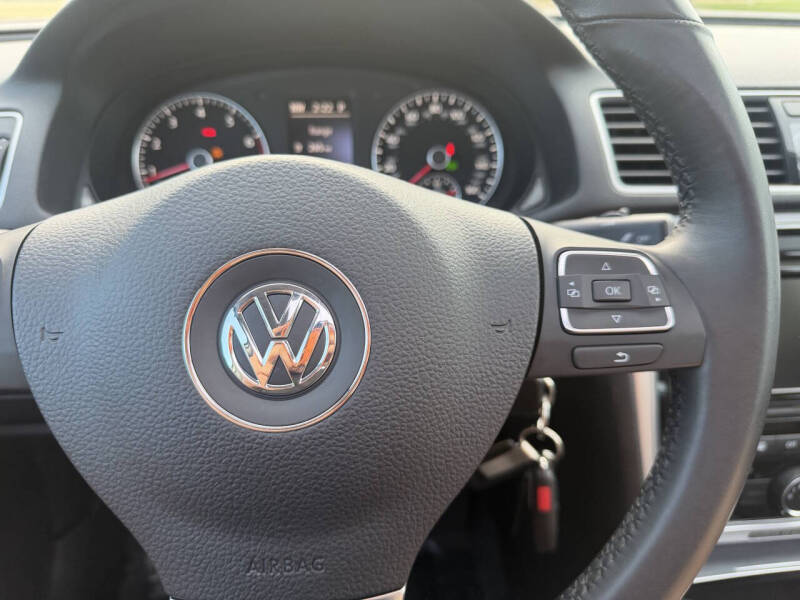 2013 Volkswagen Passat SE