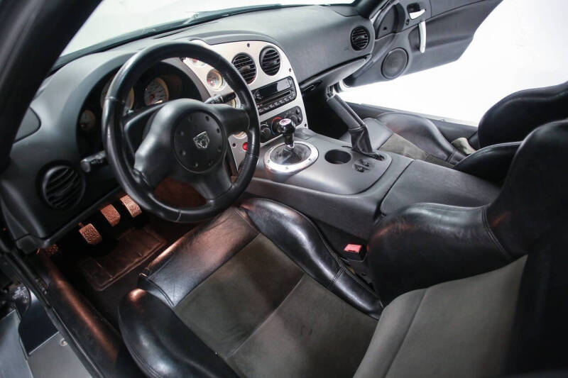 2003 Dodge Viper SRT-10