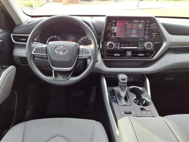 2022 Toyota Highlander L