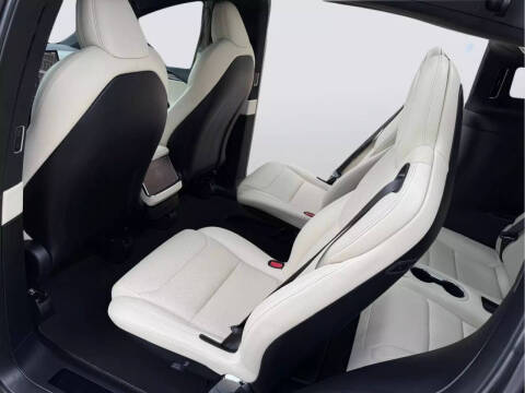 2023 Tesla Model X Standard Range