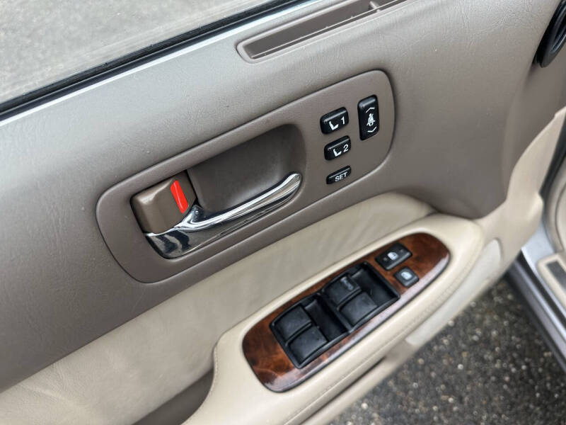 1995 Lexus LS 400