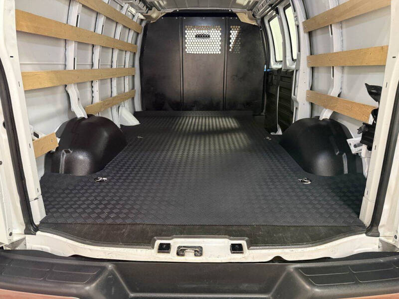 2024 GMC Savana 2500