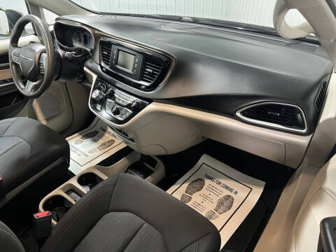 2017 Chrysler Pacifica LX