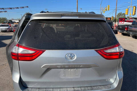 2017 Toyota Sienna LE 8-Passenger