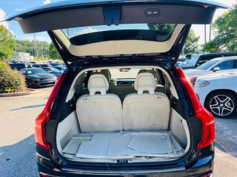 2016 Volvo XC90 T6 Momentum