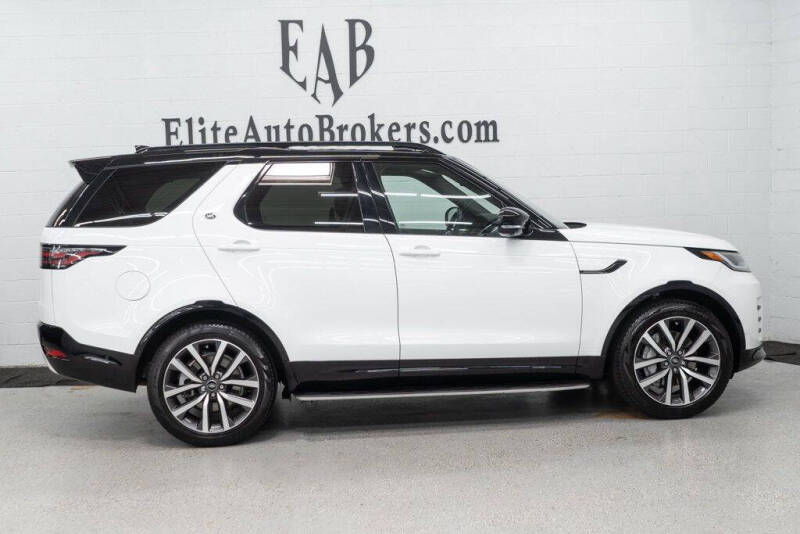 2024 Land Rover Discovery P300 Dynamic SE