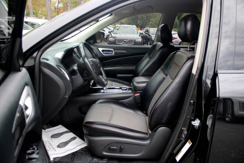 2019 Nissan Pathfinder SV