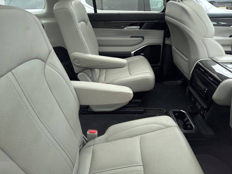 2022 Jeep Wagoneer Series III