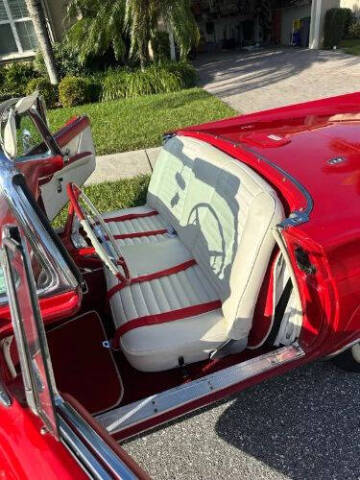 1957 Ford Thunderbird