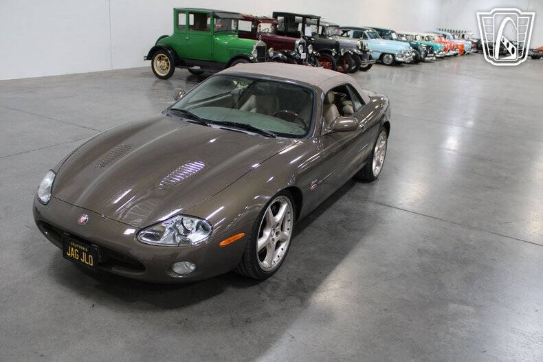 2001 Jaguar XKR