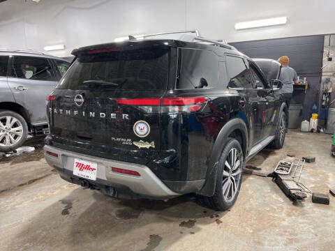 2022 Nissan Pathfinder Platinum