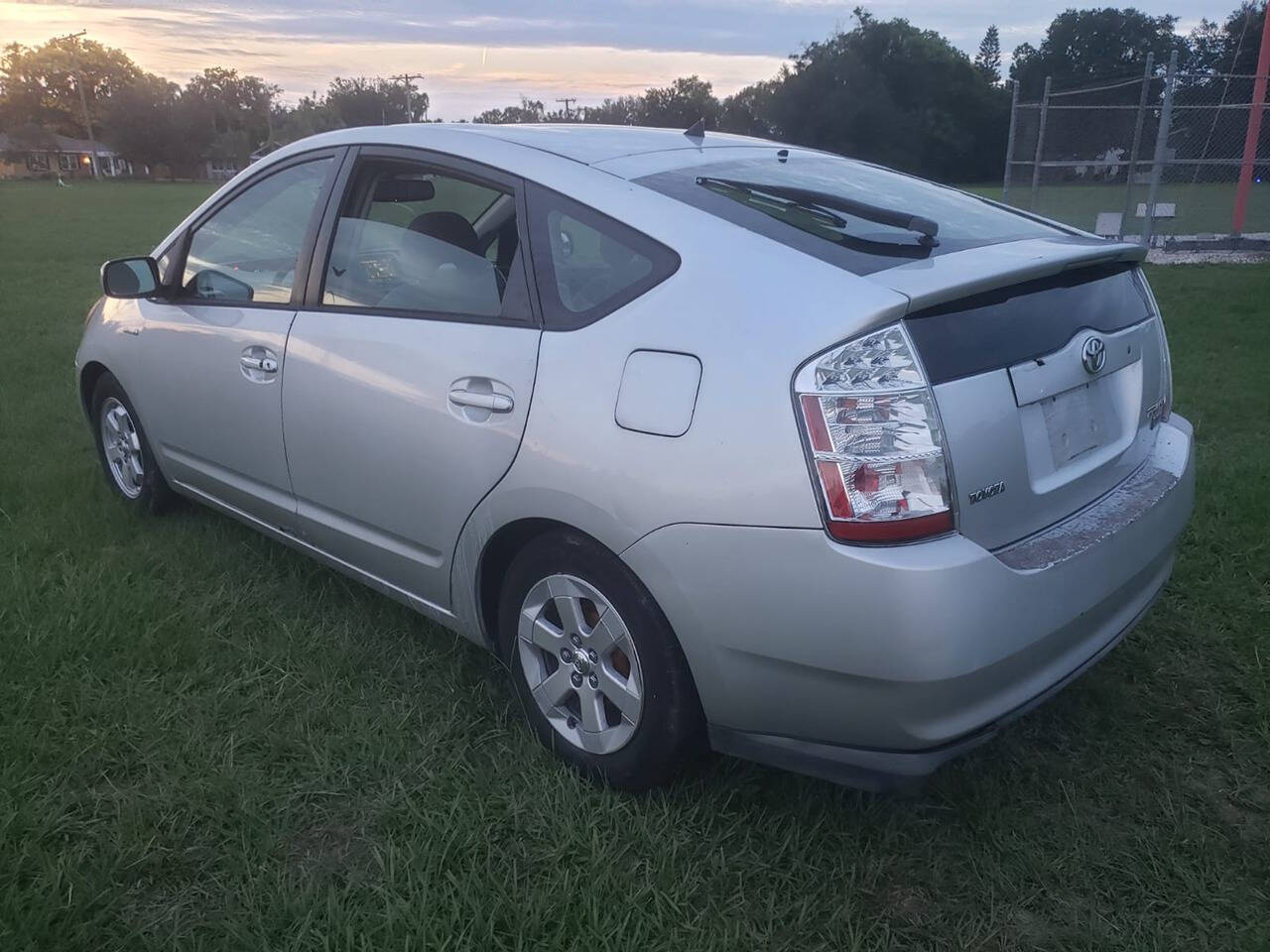 2007 Toyota Prius for sale at We Buy & Sell Cars Inc in Orlando, FL