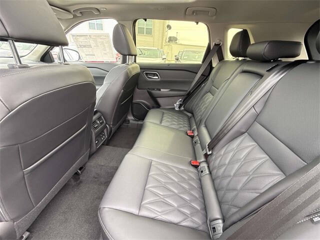 2025 Nissan Rogue Platinum