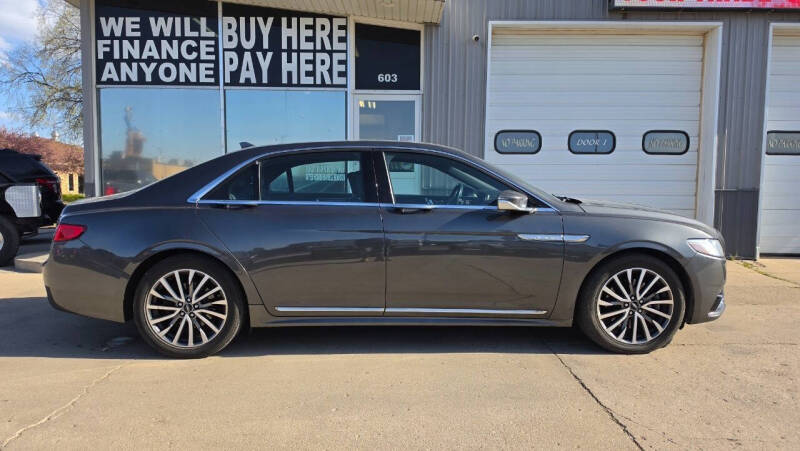 2018 Lincoln Continental Select
