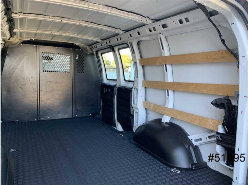 2023 GMC Savana 2500