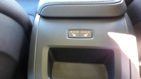 2023 Volvo XC60 B5 Plus Dark Theme