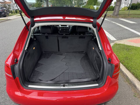 2011 Audi A4 2.0T quattro Avant Premium