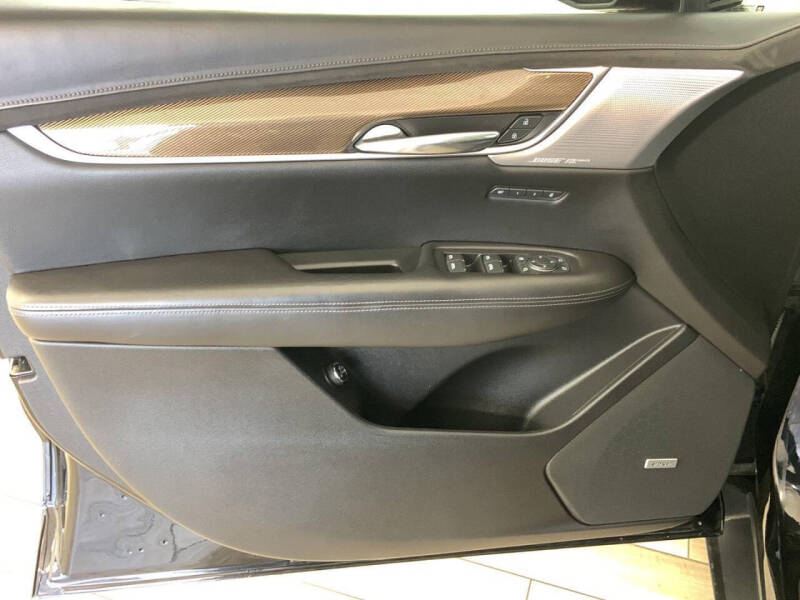 2020 Cadillac XT5 Sport