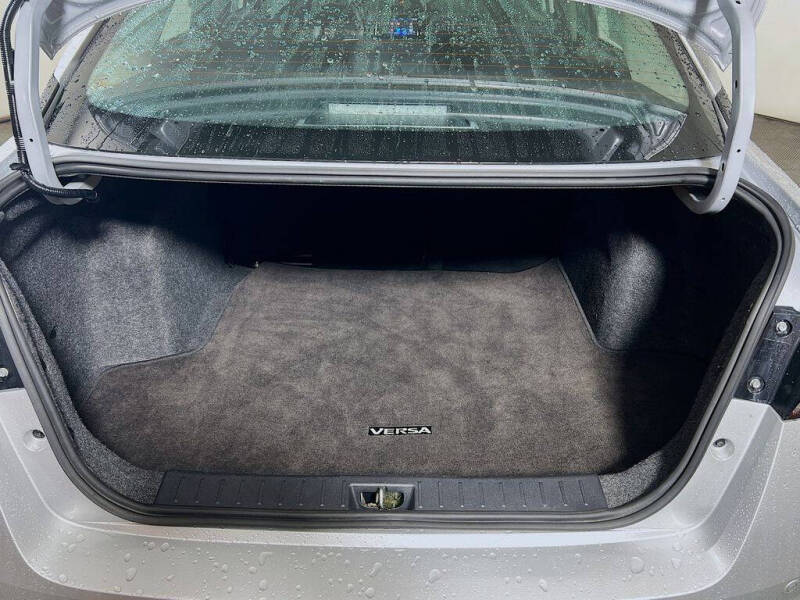 2024 Nissan Versa SV