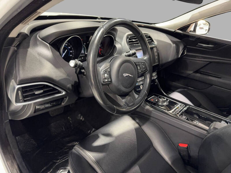 2018 Jaguar XE 25t Premium